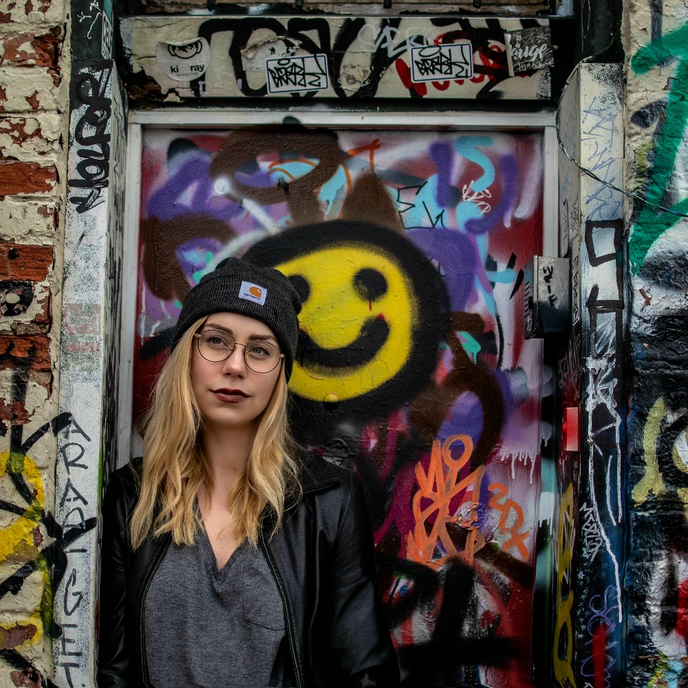 Meet your Posher, Julia